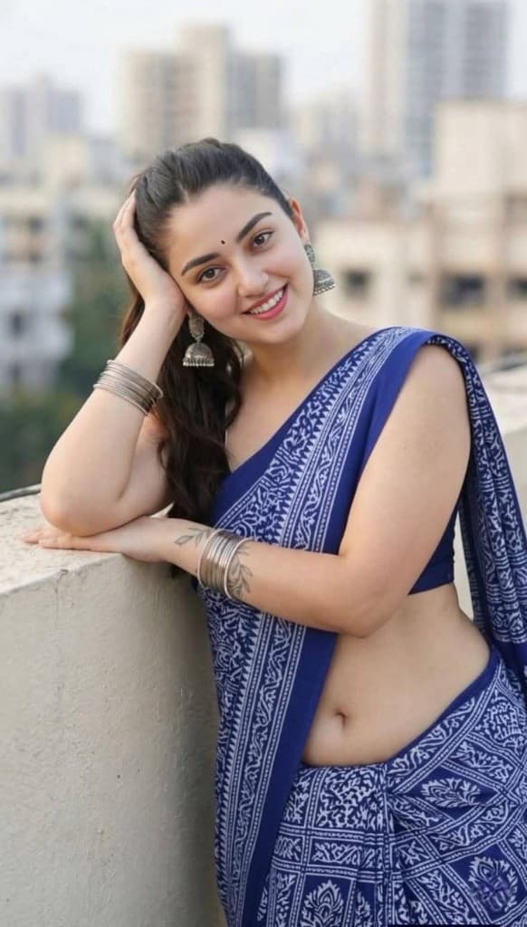 কিছুক্ষণ পর আমি লক্ষ্য করলাম ফটোগ্রাফার ভাই তার প্যান্ট খুলে ধোন বের করে খেচা