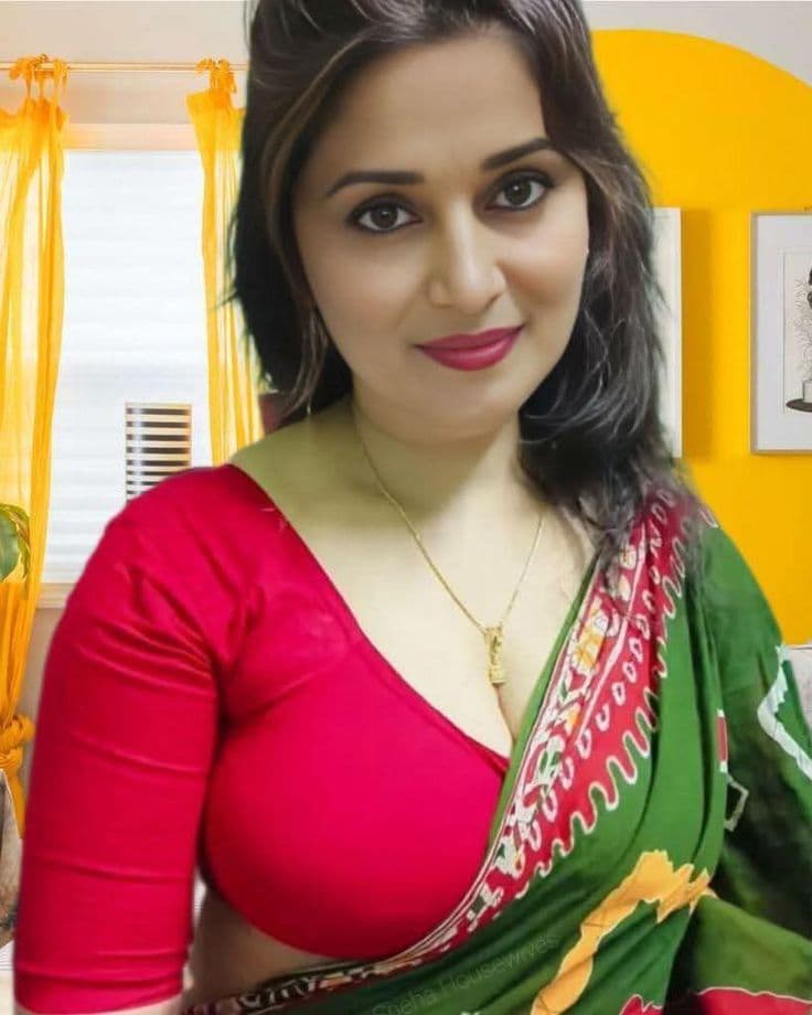 দাদা মুখ থেকে জাঙ্গিয়া টা সরিয়ে নিয়েছে আর আসতে আসতে ওনার নুনুটা আমার নুনুর